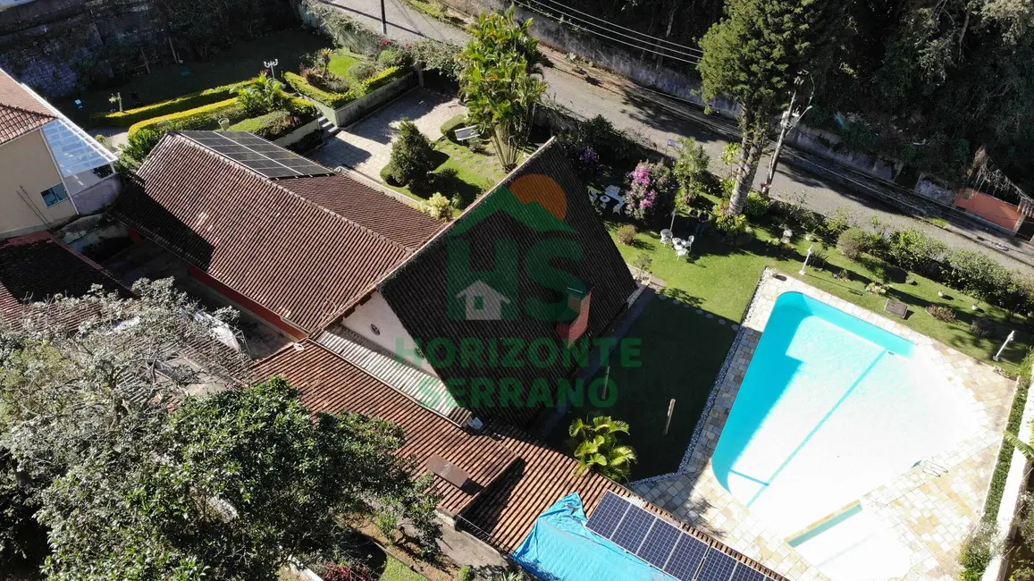 Casa com 5 quartos à venda, 460m2 em Jardim Cascata, Teresopolis - RJ - imagem 3 Foto 3 de Casa com 5 quartos à venda, 460m2 em Jardim Cascata, Teresopolis - RJ