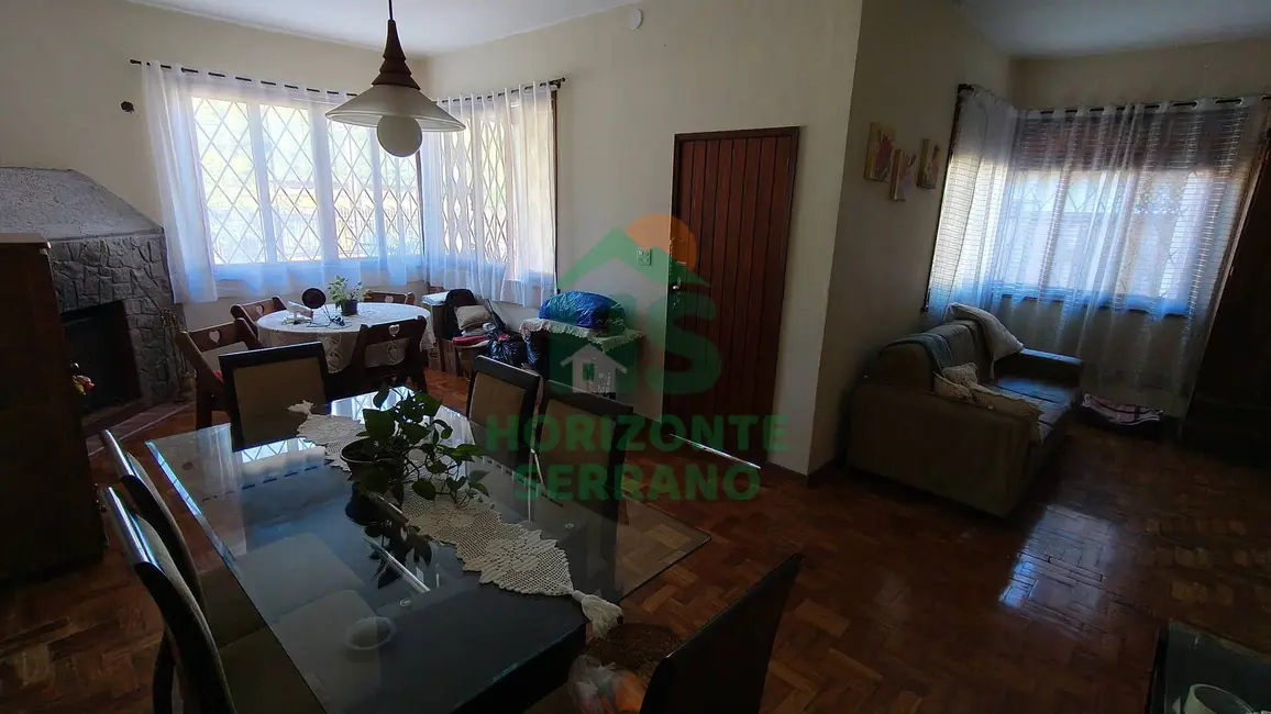 Foto 2 de Casa com 4 quartos à venda, 185m2 em Jardim Cascata, Teresopolis - RJ