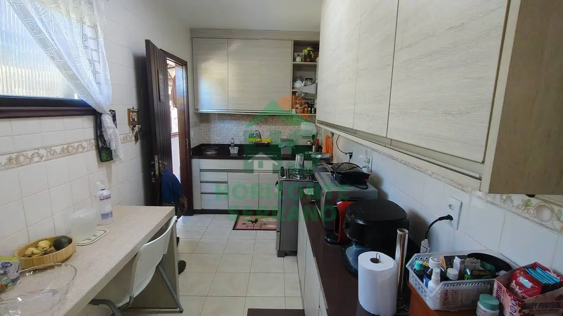 Casa com 4 quartos à venda, 180m2 em Carlos Guinle, Teresopolis - RJ - imagem 8 Foto 8 de Casa com 4 quartos à venda, 180m2 em Carlos Guinle, Teresopolis - RJ
