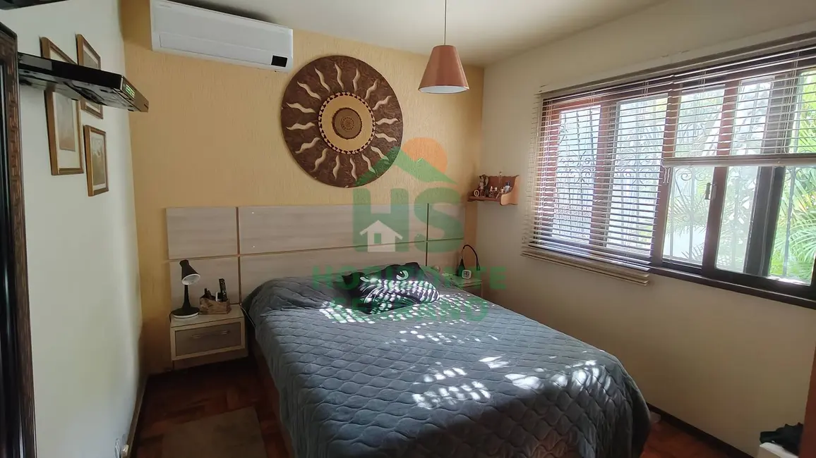 Casa com 4 quartos à venda, 180m2 em Carlos Guinle, Teresopolis - RJ - imagem 1 Foto 1 de Casa com 4 quartos à venda, 180m2 em Carlos Guinle, Teresopolis - RJ