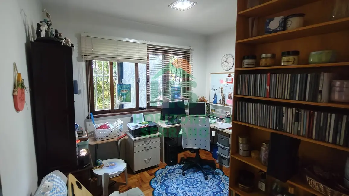 Casa com 4 quartos à venda, 180m2 em Carlos Guinle, Teresopolis - RJ - imagem 6 Foto 6 de Casa com 4 quartos à venda, 180m2 em Carlos Guinle, Teresopolis - RJ