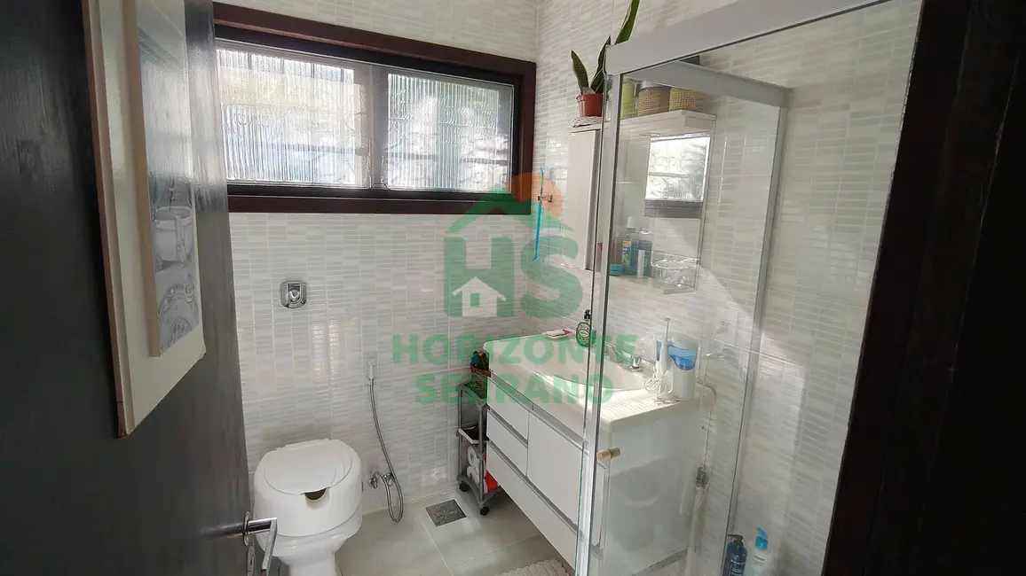 Casa com 4 quartos à venda, 180m2 em Carlos Guinle, Teresopolis - RJ - imagem 3 Foto 3 de Casa com 4 quartos à venda, 180m2 em Carlos Guinle, Teresopolis - RJ