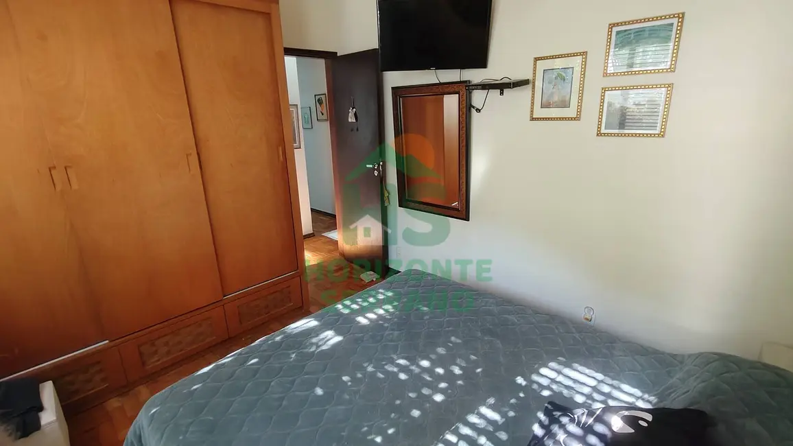 Casa com 4 quartos à venda, 180m2 em Carlos Guinle, Teresopolis - RJ - imagem 2 Foto 2 de Casa com 4 quartos à venda, 180m2 em Carlos Guinle, Teresopolis - RJ