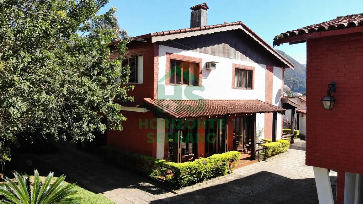 Foto 2 de Casa com 10 quartos à venda, 576m2 em Araras, Teresopolis - RJ