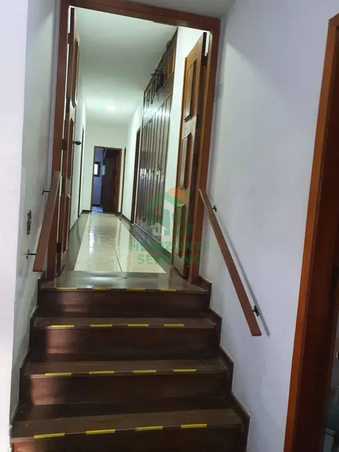 Casa com 5 quartos à venda, 310m2 em Iucas, Teresopolis - RJ - imagem 3 Foto 3 de Casa com 5 quartos à venda, 310m2 em Iucas, Teresopolis - RJ