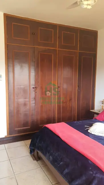Casa com 5 quartos à venda, 310m2 em Iucas, Teresopolis - RJ - imagem 9 Foto 9 de Casa com 5 quartos à venda, 310m2 em Iucas, Teresopolis - RJ