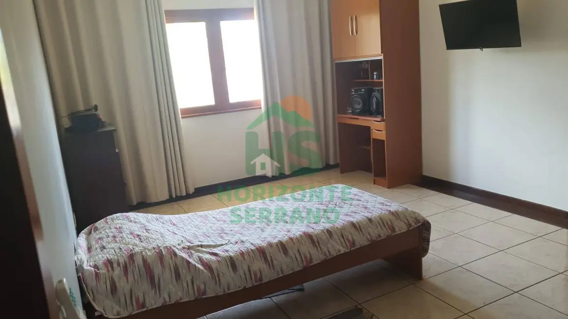 Casa com 5 quartos à venda, 310m2 em Iucas, Teresopolis - RJ - imagem 8 Foto 8 de Casa com 5 quartos à venda, 310m2 em Iucas, Teresopolis - RJ
