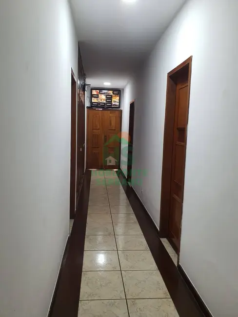 Casa com 5 quartos à venda, 310m2 em Iucas, Teresopolis - RJ - imagem 4 Foto 4 de Casa com 5 quartos à venda, 310m2 em Iucas, Teresopolis - RJ