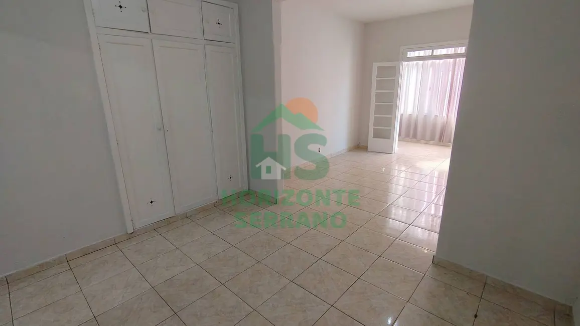 Kitnet com 1 quarto à venda, 36m2 em Várzea, Teresopolis - RJ - imagem 1 Foto 1 de Kitnet com 1 quarto à venda, 36m2 em Várzea, Teresopolis - RJ