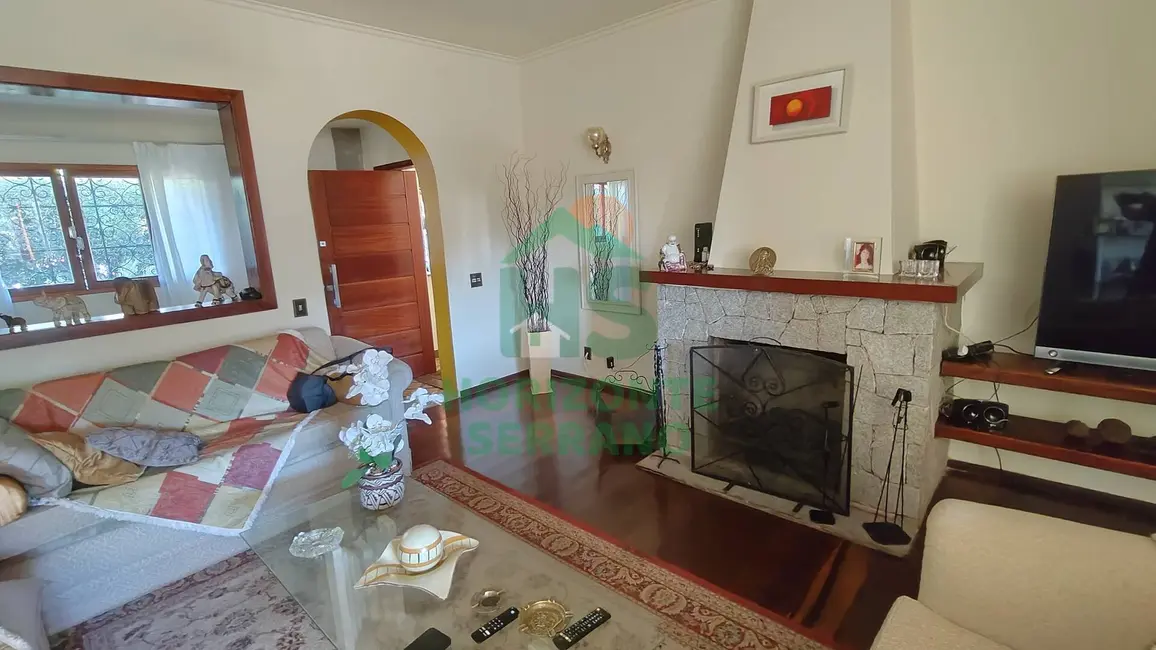 Casa com 7 quartos à venda, 214m2 em Araras, Teresopolis - RJ - imagem 2 Foto 2 de Casa com 7 quartos à venda, 214m2 em Araras, Teresopolis - RJ