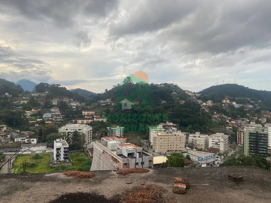 Foto 1 de Terreno / Lote à venda, 395m2 em Agriões, Teresopolis - RJ
