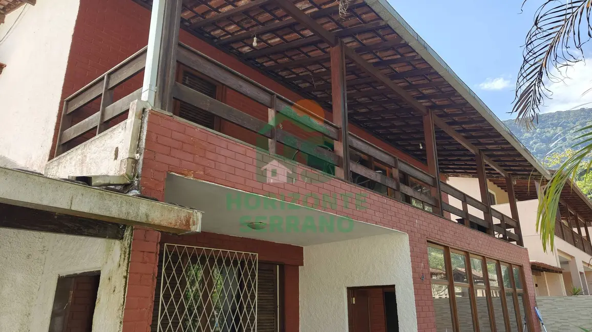 Casa com 5 quartos à venda, 230m2 em Carlos Guinle, Teresopolis - RJ - imagem 3 Foto 3 de Casa com 5 quartos à venda, 230m2 em Carlos Guinle, Teresopolis - RJ