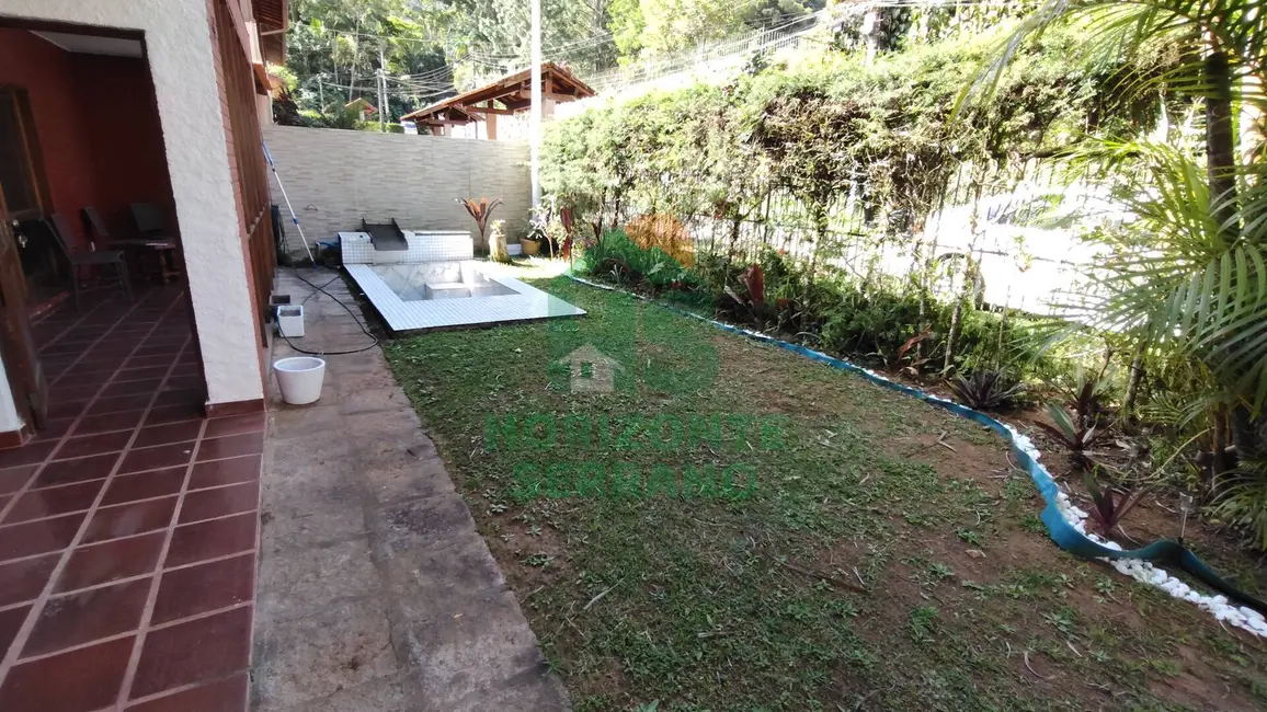 Casa com 5 quartos à venda, 230m2 em Carlos Guinle, Teresopolis - RJ - imagem 5 Foto 5 de Casa com 5 quartos à venda, 230m2 em Carlos Guinle, Teresopolis - RJ