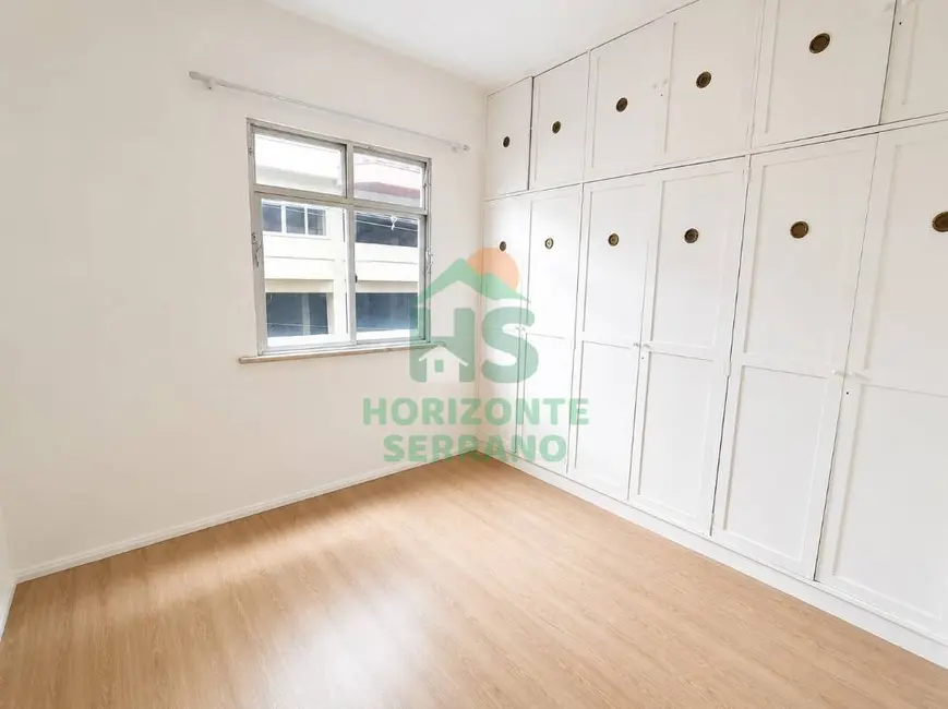 Foto 2 de Apartamento com 2 quartos à venda, 45m2 em Várzea, Teresopolis - RJ