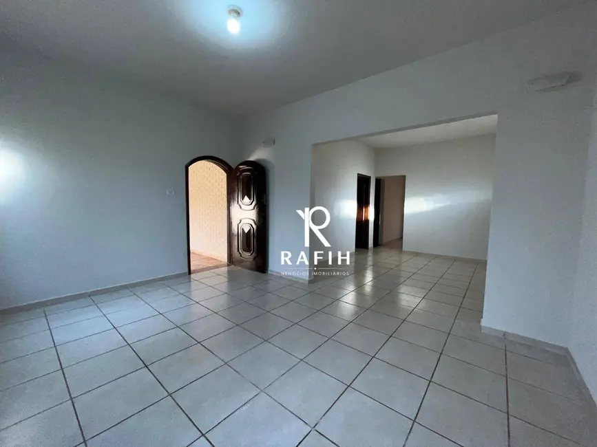 Casa com 3 quartos à venda, 283m2 em Vila Ribeiro, Assis - SP - imagem 6 Foto 6 de Casa com 3 quartos à venda, 283m2 em Vila Ribeiro, Assis - SP