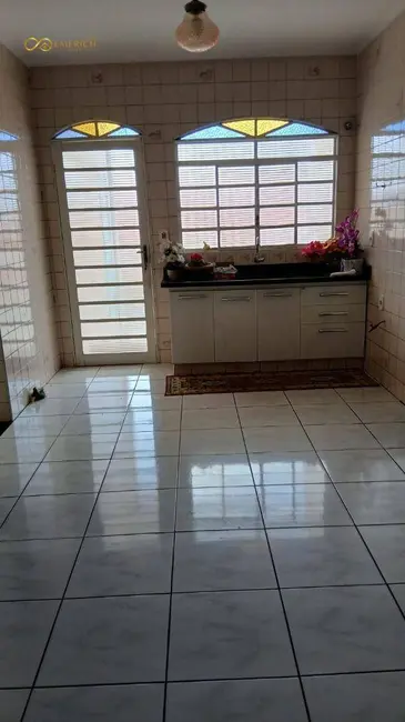 Foto 5 de Casa com 3 quartos à venda, 400m2 em João XXIII, Vinhedo - SP