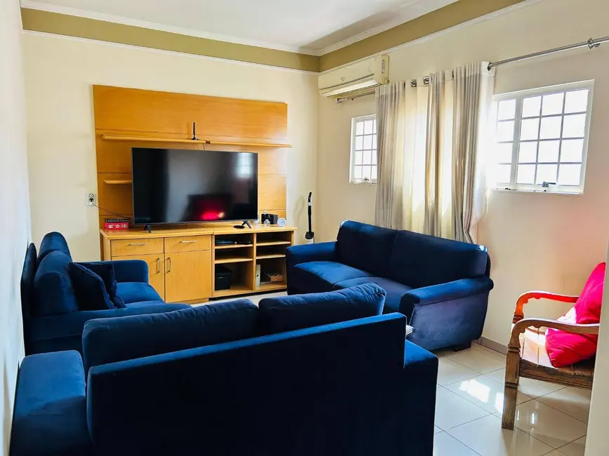 Casa com 3 quartos à venda, 360m2 em Jardim Santa Catarina, Sao Jose Do Rio Preto - SP - imagem 4 Foto 4 de Casa com 3 quartos à venda, 360m2 em Jardim Santa Catarina, Sao Jose Do Rio Preto - SP