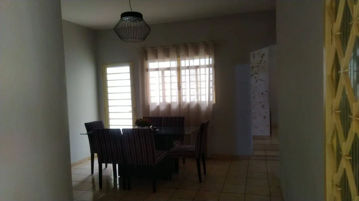 Casa com 3 quartos à venda, 272m2 em Jardim Canaã, Sao Jose Do Rio Preto - SP - imagem 5 Foto 5 de Casa com 3 quartos à venda, 272m2 em Jardim Canaã, Sao Jose Do Rio Preto - SP