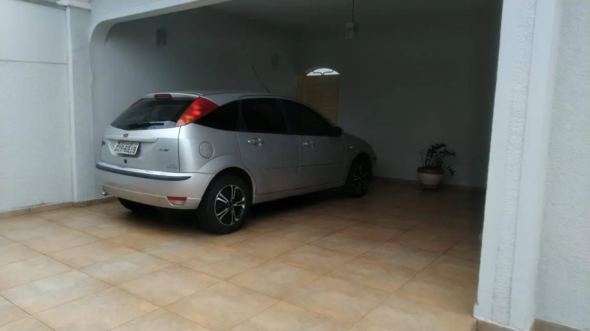 Casa com 3 quartos à venda, 272m2 em Jardim Canaã, Sao Jose Do Rio Preto - SP - imagem 1 Foto 1 de Casa com 3 quartos à venda, 272m2 em Jardim Canaã, Sao Jose Do Rio Preto - SP