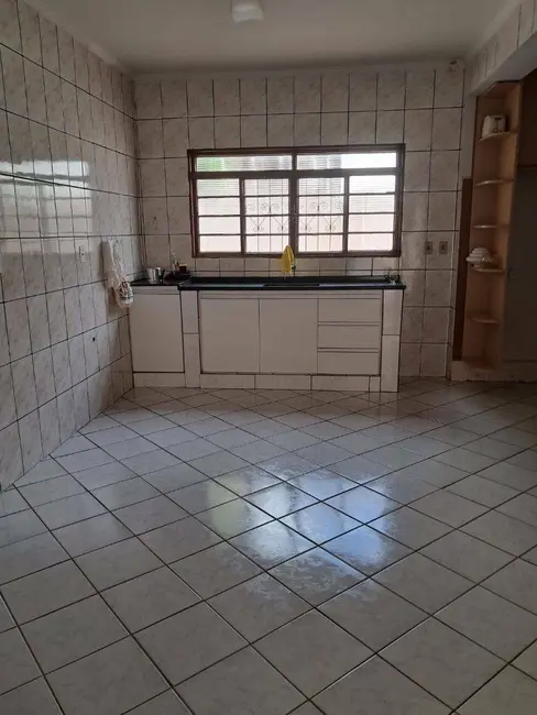 Casa com 2 quartos à venda, 340m2 em Vila Ercília, Sao Jose Do Rio Preto - SP - imagem 4 Foto 4 de Casa com 2 quartos à venda, 340m2 em Vila Ercília, Sao Jose Do Rio Preto - SP