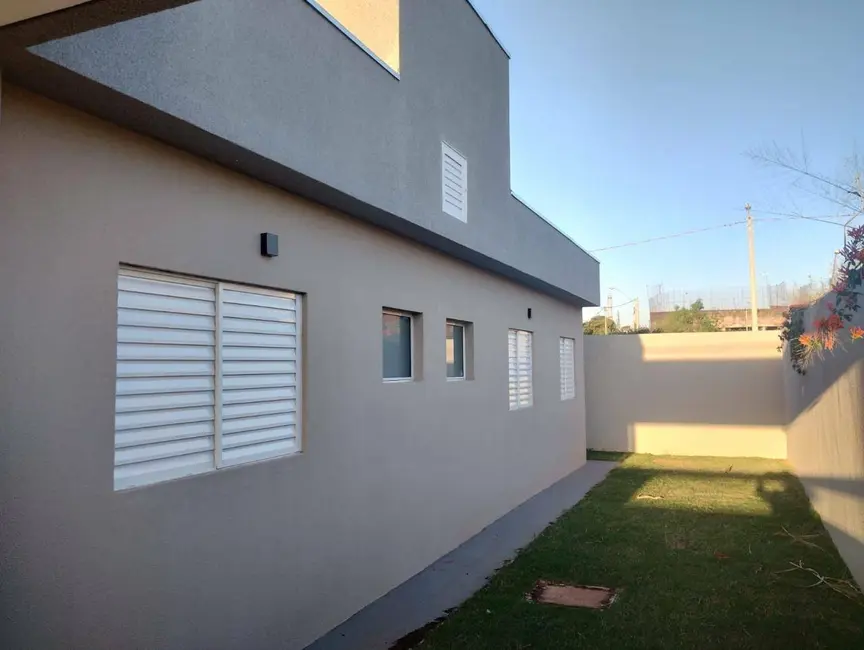 Foto 3 de Casa com 3 quartos à venda e para alugar, 200m2 em Conjunto Habitacional São Deocleciano, Sao Jose Do Rio Preto - SP
