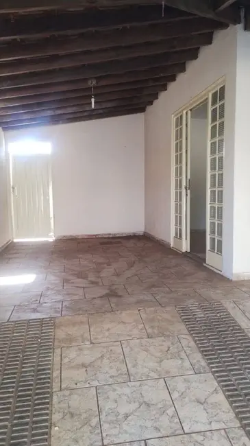 Foto 2 de Casa com 3 quartos à venda, 200m2 em Conjunto Habitacional São José do Rio Preto, Sao Jose Do Rio Preto - SP