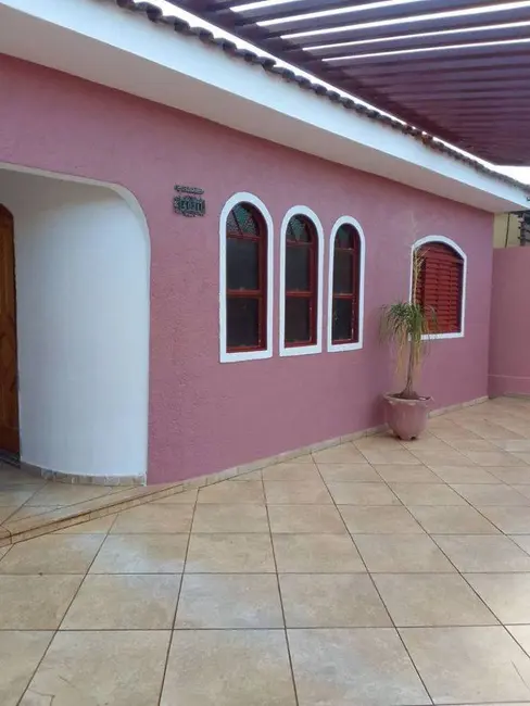 Casa com 3 quartos à venda, 200m2 em Solo Sagrado, Sao Jose Do Rio Preto - SP - imagem 1 Foto 1 de Casa com 3 quartos à venda, 200m2 em Solo Sagrado, Sao Jose Do Rio Preto - SP
