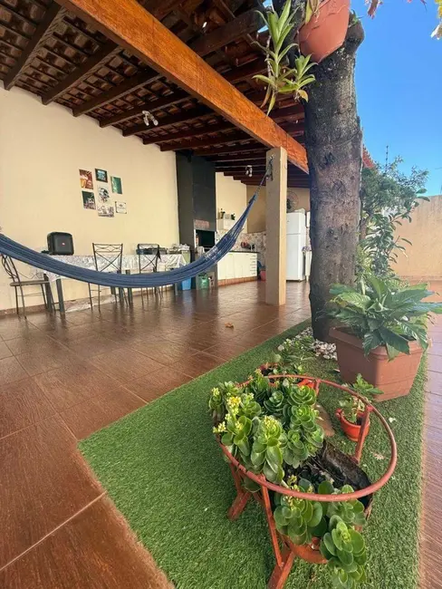 Casa com 3 quartos à venda, 360m2 em Jardim Itapema, Sao Jose Do Rio Preto - SP - imagem 1 Foto 1 de Casa com 3 quartos à venda, 360m2 em Jardim Itapema, Sao Jose Do Rio Preto - SP