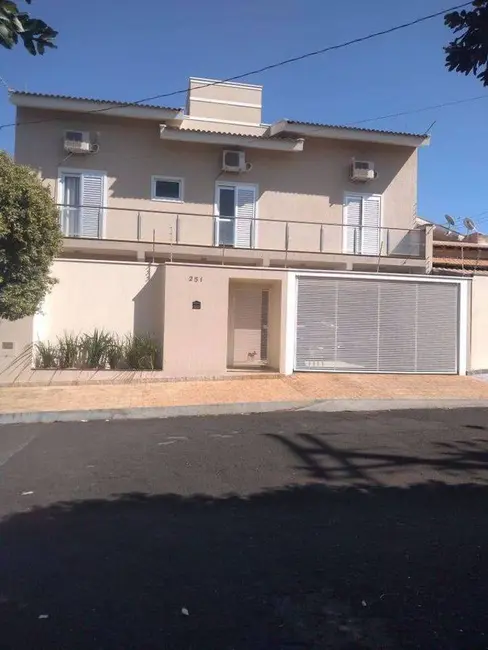 Sobrado com 3 quartos à venda, 225m2 em Jardim Conceição, Sao Jose Do Rio Preto - SP - imagem 1 Foto 1 de Sobrado com 3 quartos à venda, 225m2 em Jardim Conceição, Sao Jose Do Rio Preto - SP