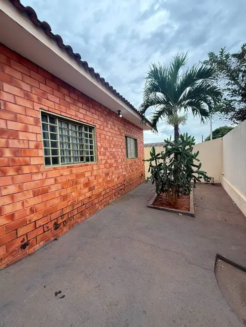 Casa com 3 quartos à venda, 275m2 em Jardim Alice, Sao Jose Do Rio Preto - SP - imagem 1 Foto 1 de Casa com 3 quartos à venda, 275m2 em Jardim Alice, Sao Jose Do Rio Preto - SP