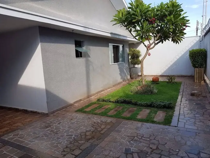 Casa com 3 quartos à venda, 355m2 em Jardim Paulista, Sao Jose Do Rio Preto - SP - imagem 1 Foto 1 de Casa com 3 quartos à venda, 355m2 em Jardim Paulista, Sao Jose Do Rio Preto - SP