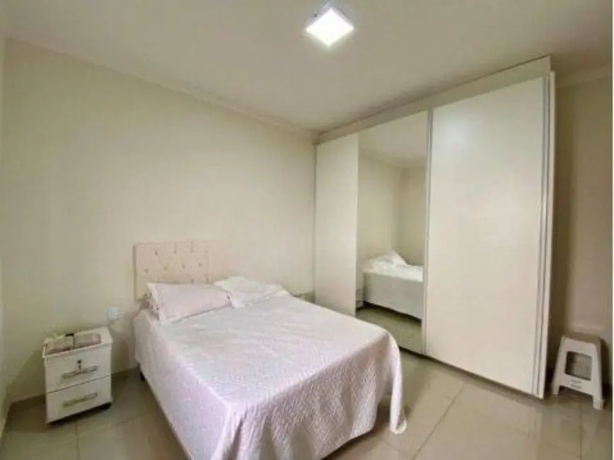 Foto 5 de Casa com 3 quartos à venda, 210m2 em Parque Residencial J. Macedo, Sao Jose Do Rio Preto - SP