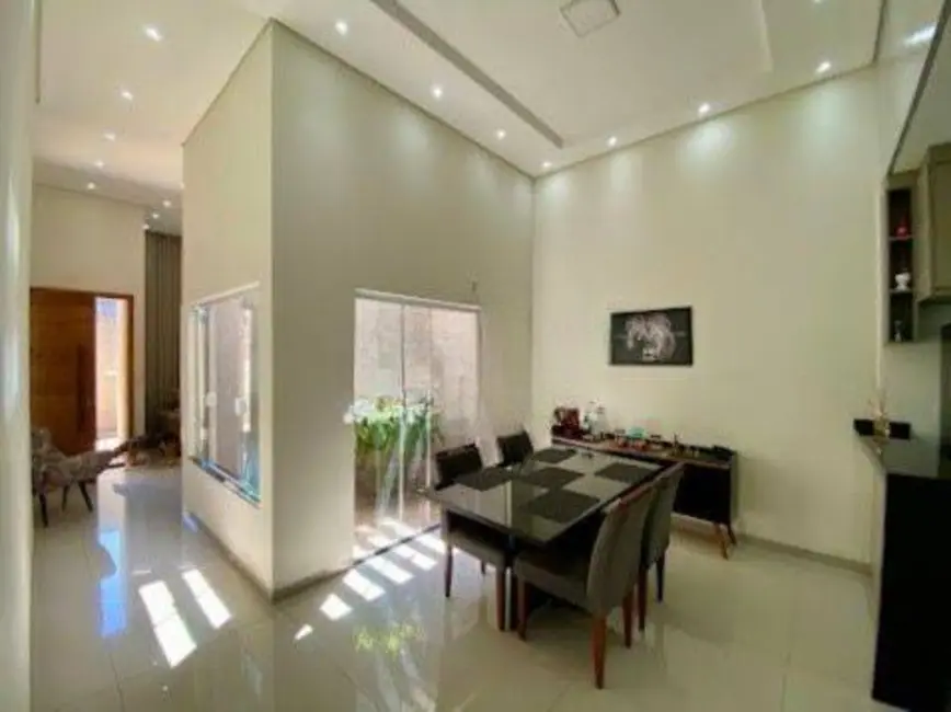 Foto 2 de Casa com 3 quartos à venda, 210m2 em Parque Residencial J. Macedo, Sao Jose Do Rio Preto - SP