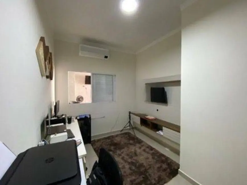 Foto 4 de Casa com 3 quartos à venda, 210m2 em Parque Residencial J. Macedo, Sao Jose Do Rio Preto - SP