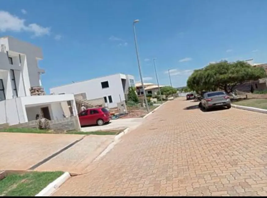 Foto 1 de Terreno / Lote à venda, 405m2 em Vespasiano - MG