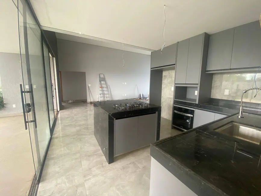 Foto 4 de Casa de Condomínio com 4 quartos à venda, 188m2 em Vespasiano - MG