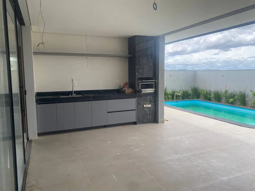 Foto 3 de Casa de Condomínio com 4 quartos à venda, 188m2 em Vespasiano - MG