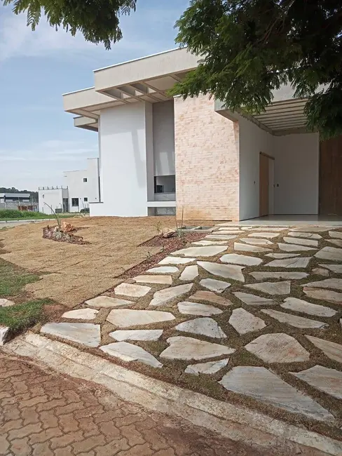 Foto 5 de Casa de Condomínio com 3 quartos à venda, 204m2 em Vespasiano - MG