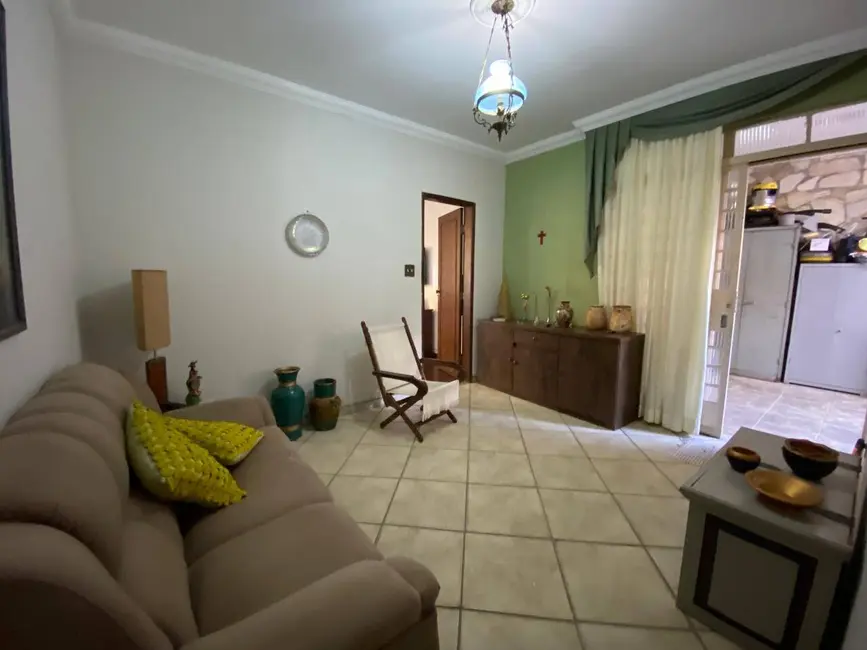 Casa com 4 quartos à venda, 288m2 em Alípio de Melo, Belo Horizonte - MG - imagem 8 Foto 8 de Casa com 4 quartos à venda, 288m2 em Alípio de Melo, Belo Horizonte - MG