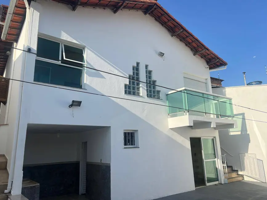 Casa com 3 quartos à venda, 360m2 em São João Batista (Venda Nova), Belo Horizonte - MG - imagem 1 Foto 1 de Casa com 3 quartos à venda, 360m2 em São João Batista (Venda Nova), Belo Horizonte - MG