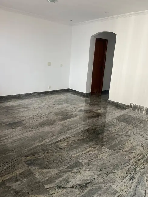 Casa com 3 quartos à venda, 360m2 em São João Batista (Venda Nova), Belo Horizonte - MG - imagem 8 Foto 8 de Casa com 3 quartos à venda, 360m2 em São João Batista (Venda Nova), Belo Horizonte - MG