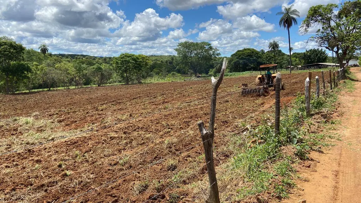 Foto 1 de Terreno / Lote à venda, 40000m2 em Jaboticatubas - MG