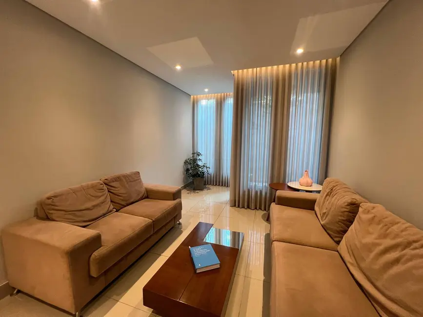 Foto 7 de Casa com 3 quartos à venda, 403m2 em Contagem - MG