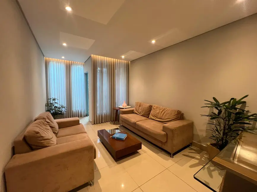 Foto 8 de Casa com 3 quartos à venda, 403m2 em Contagem - MG