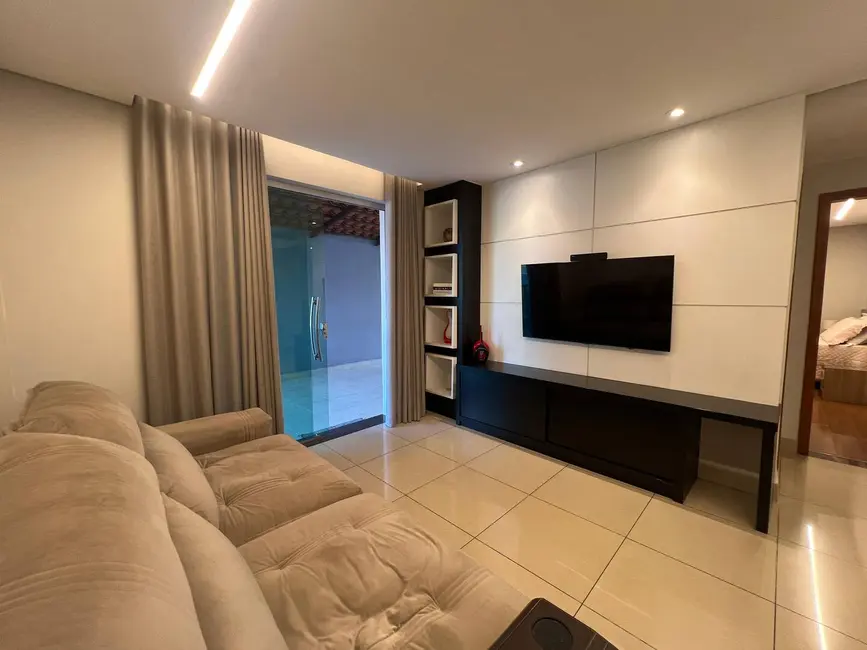 Foto 6 de Casa com 3 quartos à venda, 403m2 em Contagem - MG