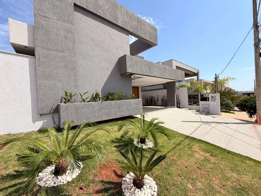 Foto 1 de Casa de Condomínio com 4 quartos à venda, 200m2 em Vespasiano - MG