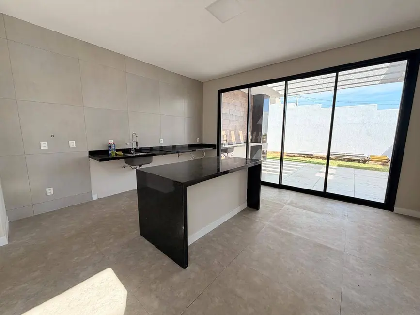Foto 5 de Casa de Condomínio com 4 quartos à venda, 200m2 em Vespasiano - MG
