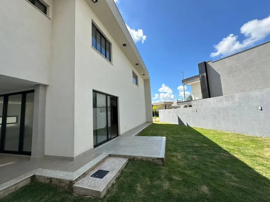 Foto 3 de Casa com 5 quartos à venda, 160m2 em Vespasiano - MG
