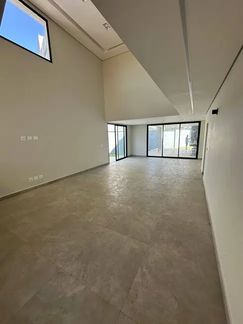 Foto 6 de Casa com 5 quartos à venda, 160m2 em Vespasiano - MG