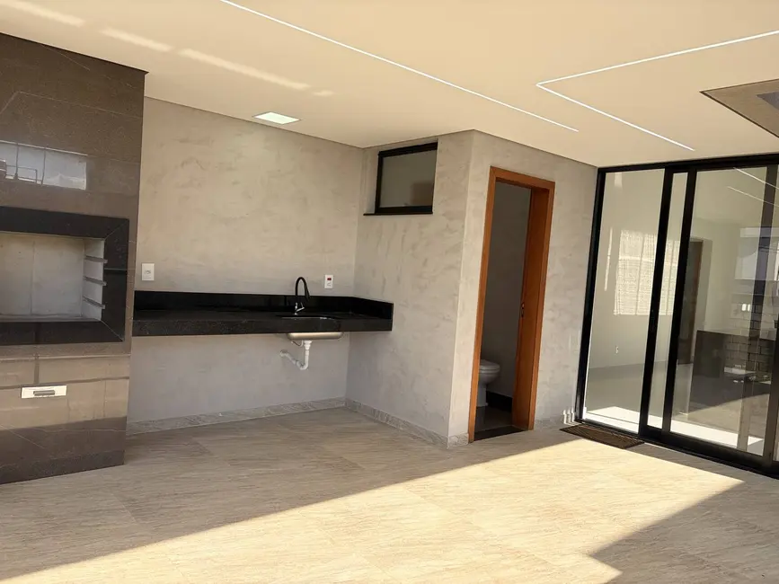 Foto 3 de Casa à venda, 400m2 em Vespasiano - MG
